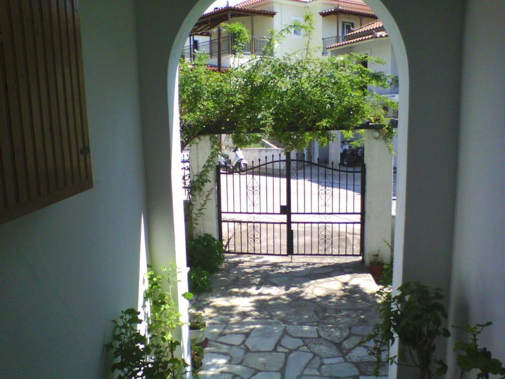 Karagiozos Studios & Apartments Σκόπελος Εξωτερικό φωτογραφία