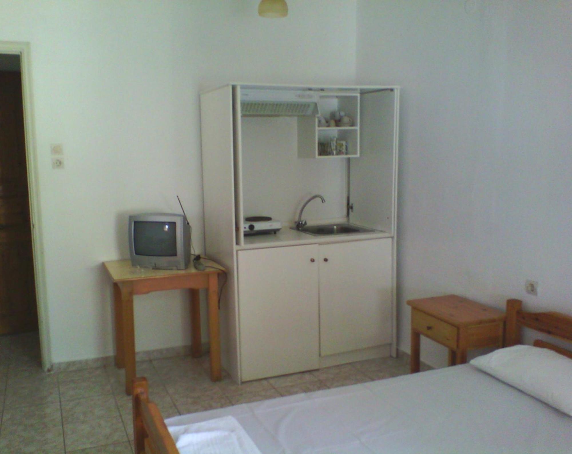 Karagiozos Studios & Apartments Σκόπελος Δωμάτιο φωτογραφία