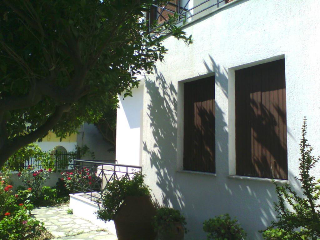 Karagiozos Studios & Apartments Σκόπελος Δωμάτιο φωτογραφία