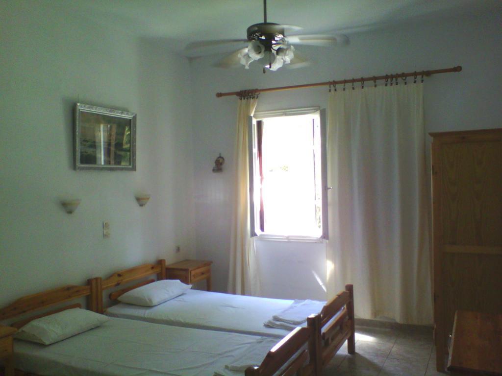 Karagiozos Studios & Apartments Σκόπελος Δωμάτιο φωτογραφία